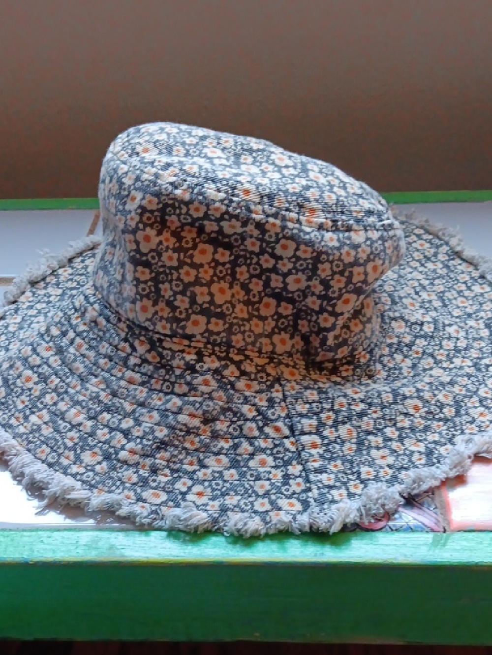 NATURAL LIFE Black and Cream Floral Print Sun Hat